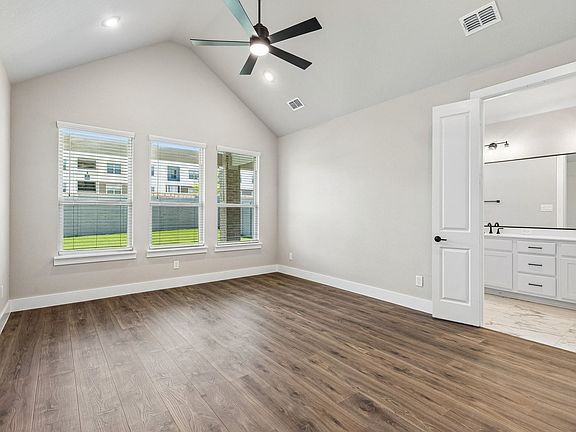 3rd image of 4709 Tippett Dr