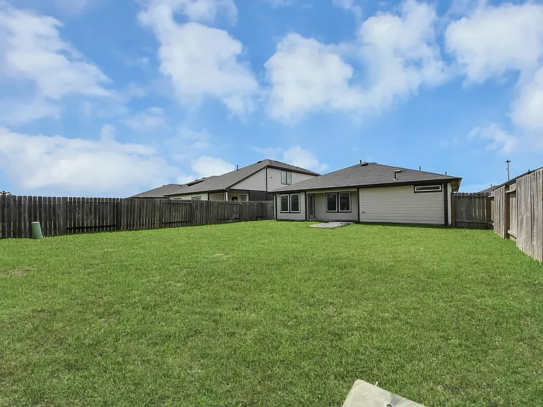 28930 Yulee Mill Dr — Photo 32