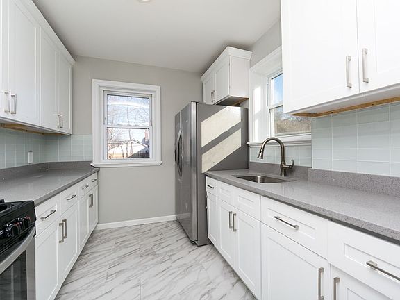 3rd image of 8723 248th St
