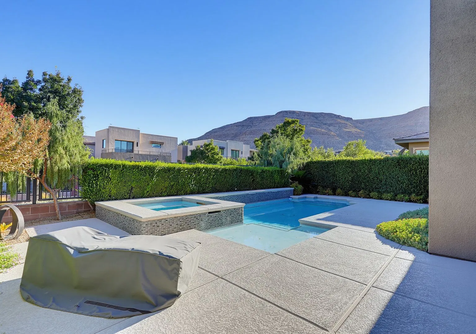 South Summerlin Vistara Gated Community Pool Home — Photo 1