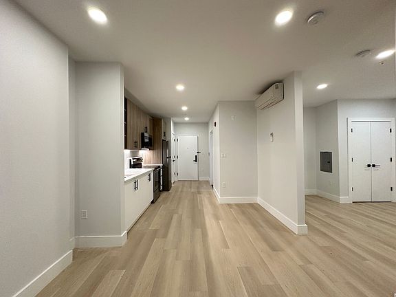 5th image of 348 Forrest St #43E