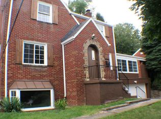 152 Broadway Dr, Pittsburgh, PA 15236