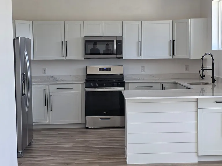3113 Keyser Ct — Photo 2