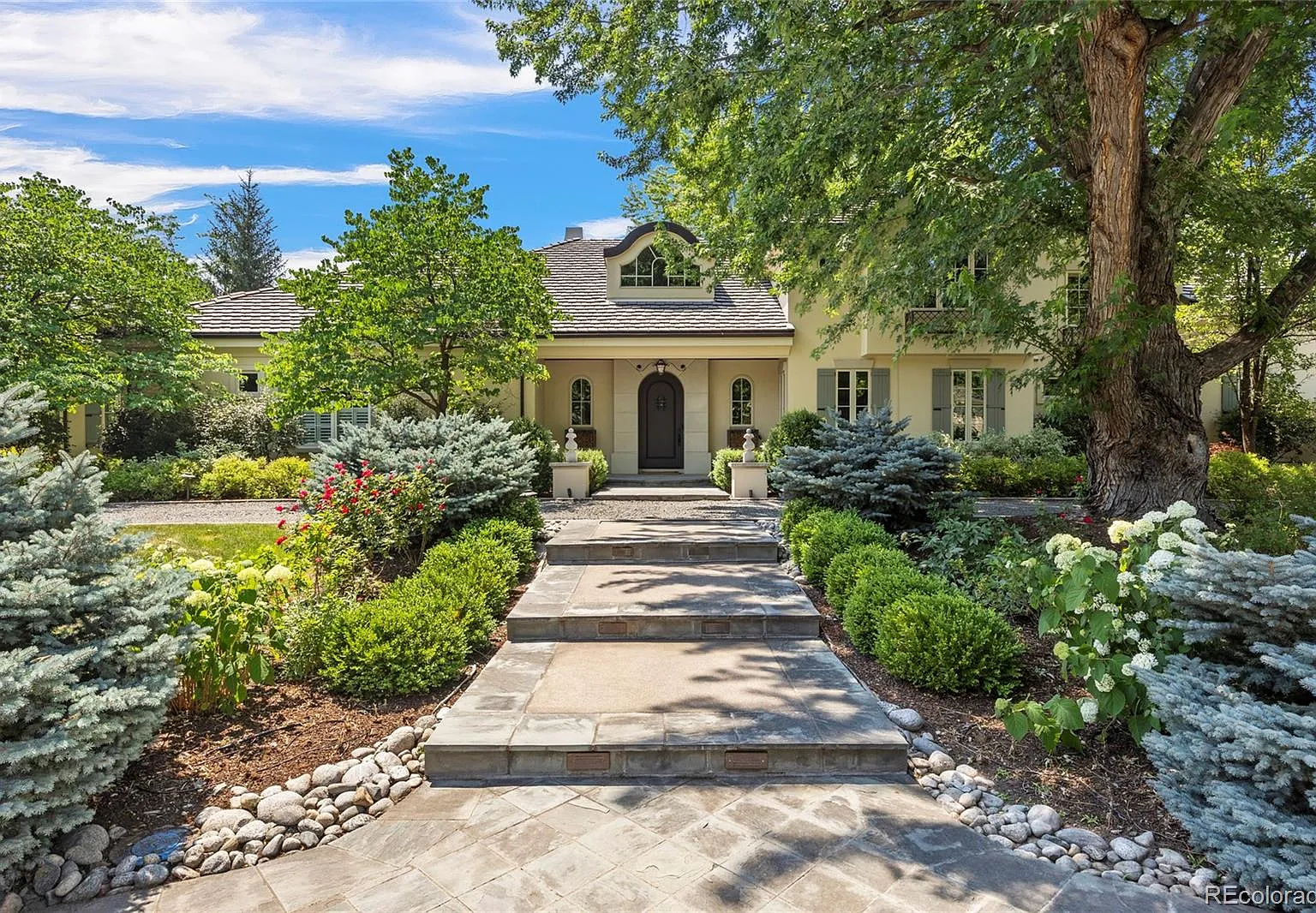 5 bed, 8.0 bath, 7964 sqft, $20,000 — Photo 2