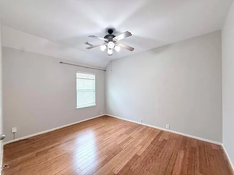9006 Sundown Dr — Photo 24