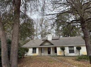 137 Landover Cir, Brunswick, GA 31525