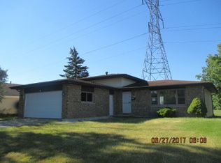 1121 Amherst Ln, University Park, IL
