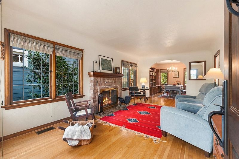 5th image of 7345 18th Avenue NE