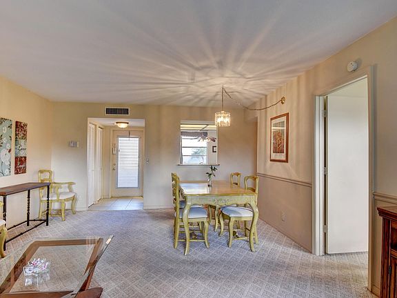 5th image of 12 Willowbrook Ln APT 107