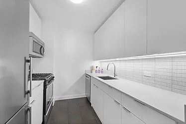 77 West 24th Street, #21M