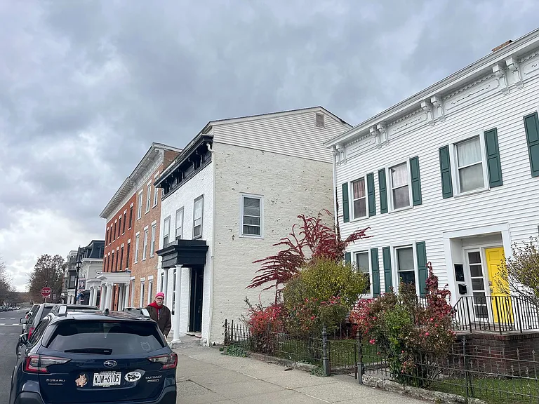 208 Warren St — Photo 122