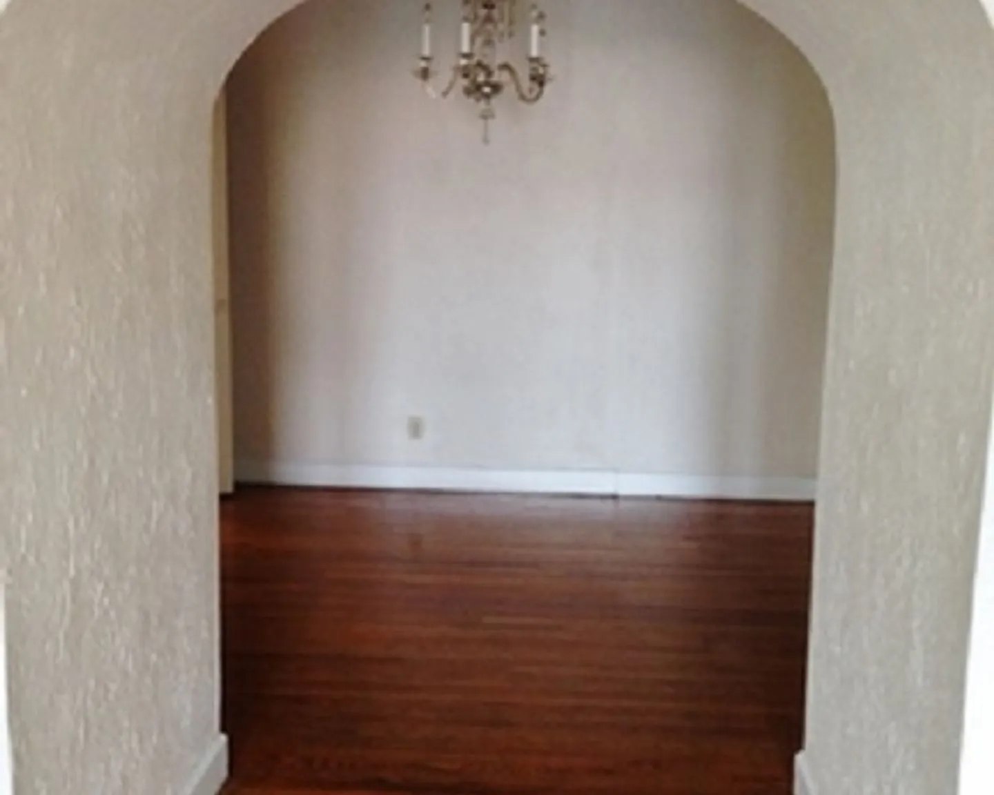 Barrington Apartments — Photo 3