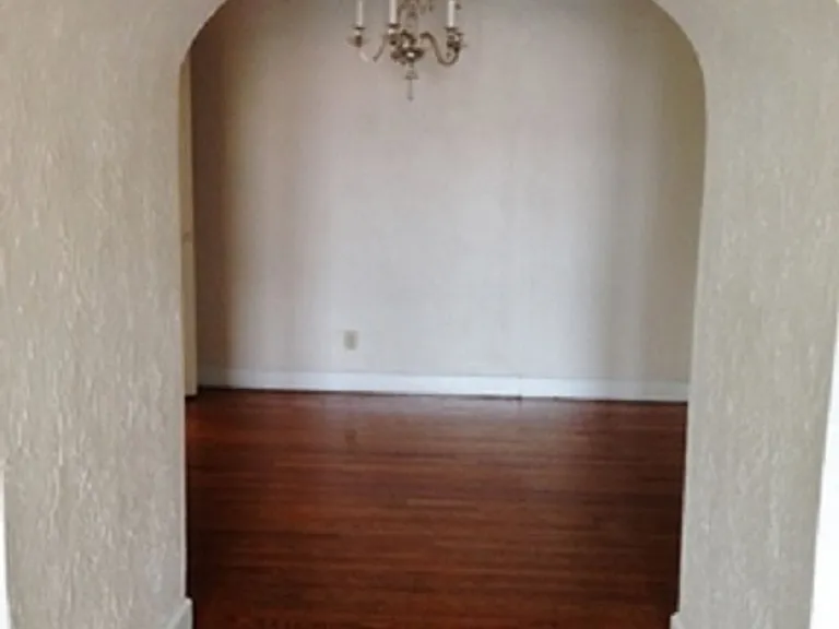 Barrington Apartments — Photo 3