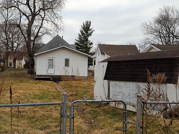5th image of 104 S Pine St