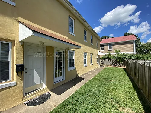 1115 Winchester St #C Photo 1