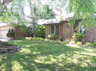 2045 E Richmond St, Springfield, MO 65804