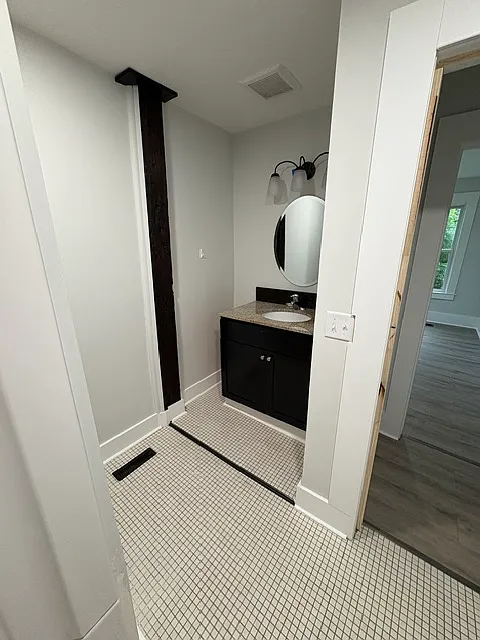 2 bed, 1000 sqft, $1,800 — Photo 3