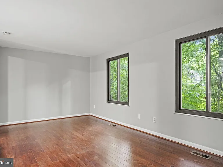 5863 Jacksons Oak Ct — Photo 12