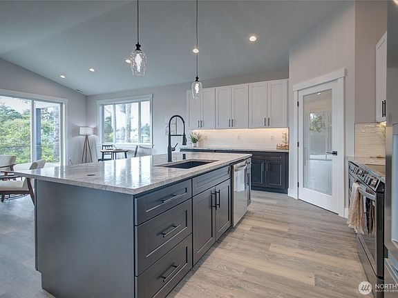 4th image of 445 Canal Drive SE