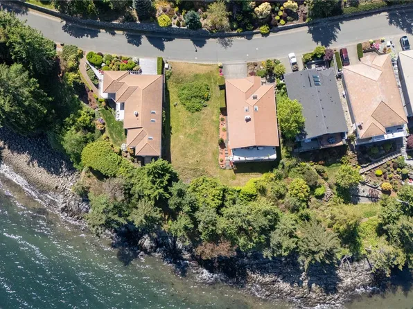 197 Marine Dr, Ucluelet, BC V0R 3A0