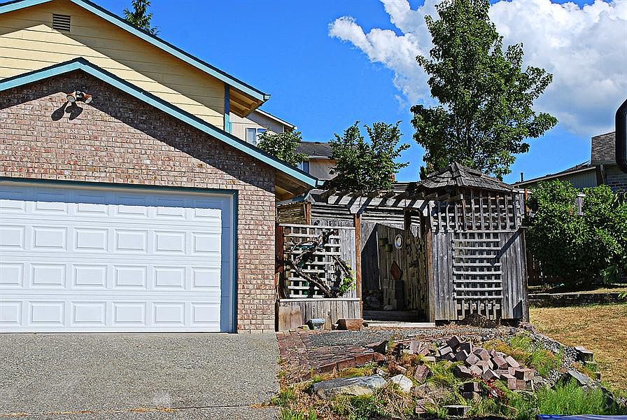 1st image of 5107 69th Ave NE