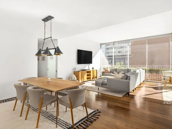 527 West 27th Street image 5 of 24