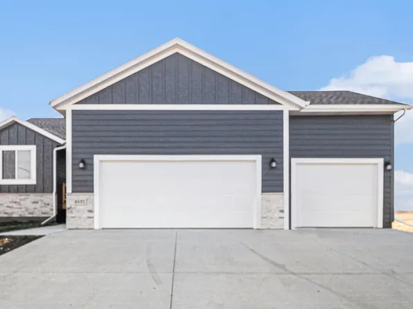 Karver Plan, Galway Village