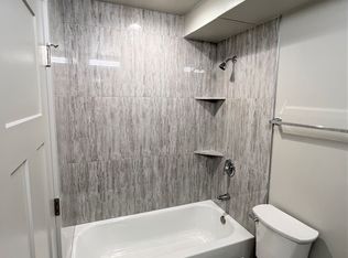 4731 12th Ave NE LLC, Seattle, WA 98105