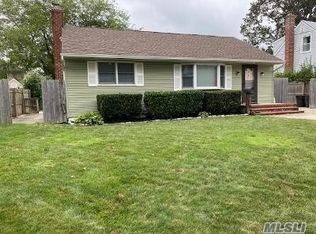 84 Lakewood Ave, Ronkonkoma, NY 11779