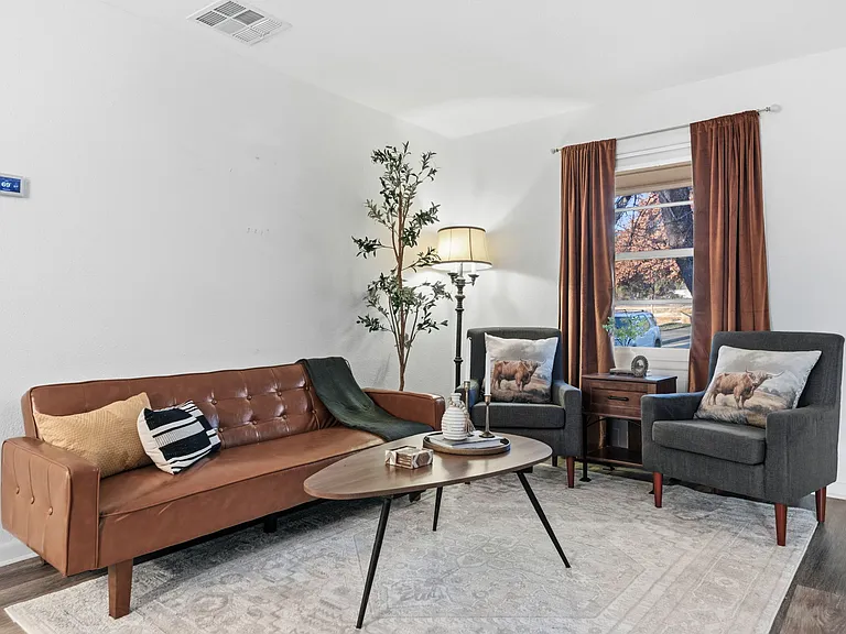 319 Arnold Ave — Photo 8