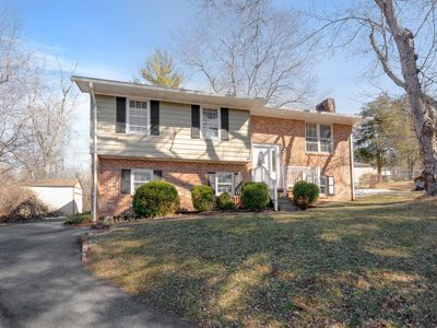 109 Saint Ives Rd, Charlottesville, VA, 22911