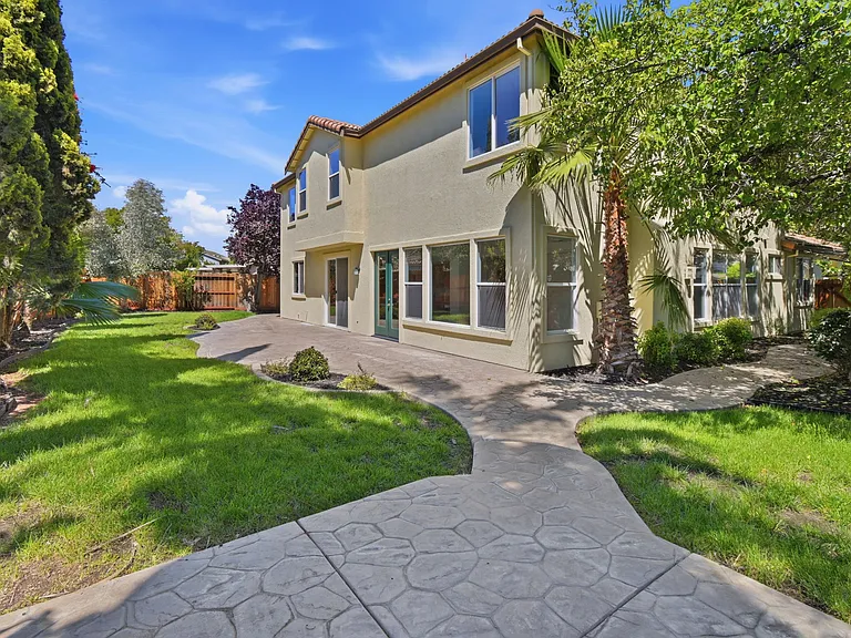 1050 Overland Pl — Photo 17