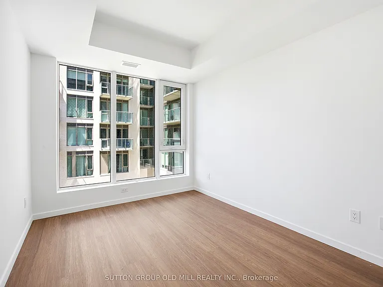 689 The Queensway #329 — Photo 17