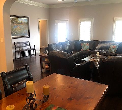 4th image of 103 King Arthur Ct