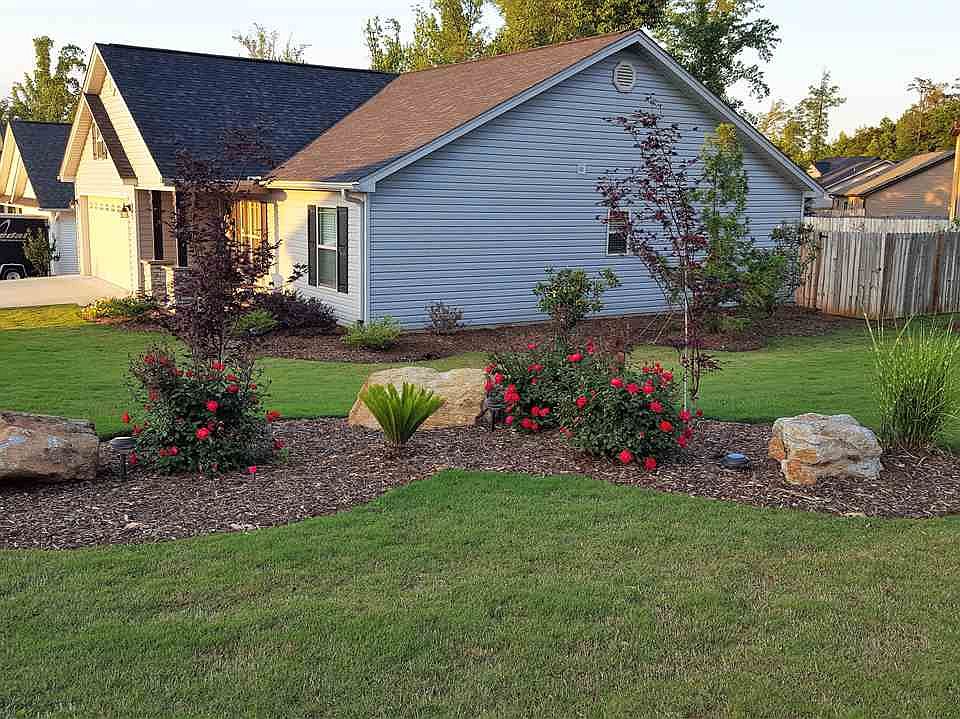 1st image of 255 Stockbridge Dr