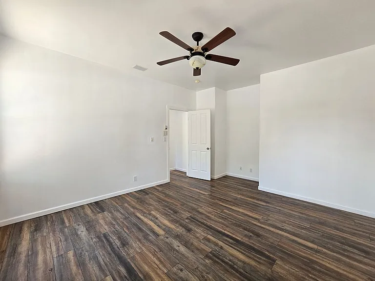 3 Wood Flower Pl — Photo 14