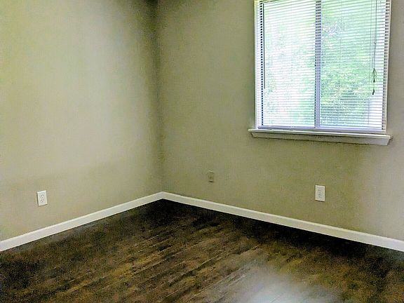 5th image of 137 Wynnmeade Pkwy