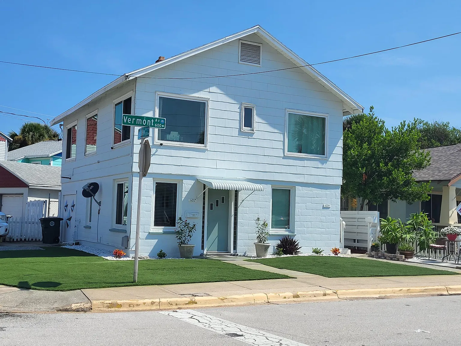 2 bed, 970 sqft, $1,700 — Photo 2