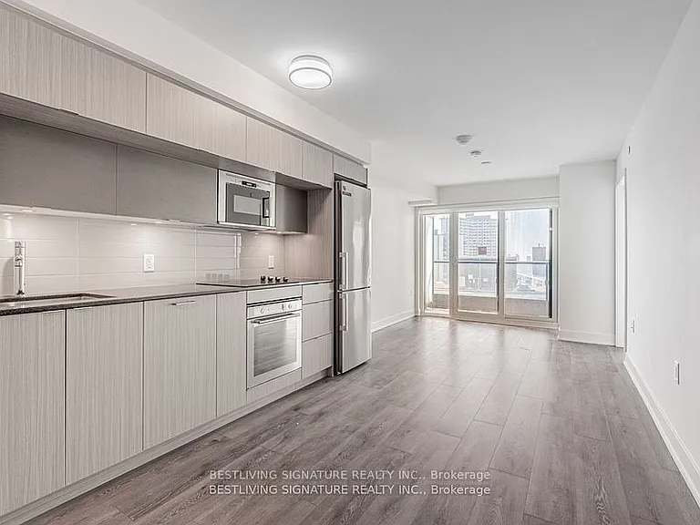 585 Bloor St E #1521 — Photo 8