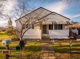 167 Clayton Ave, Hurricane, WV 25526