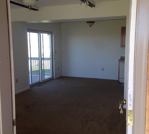 2nd image of 101 Hyland Ct