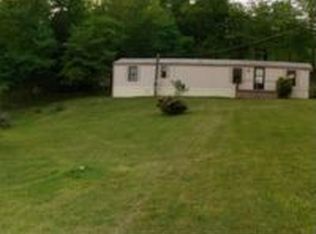 286 Clear Lake Dr, Jacksboro, TN 37757