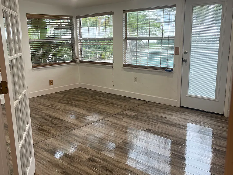 Florida Room/Bonus Room/Bedroom(3)