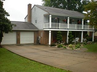 16 Chestnut Hill Dr, Greensburg, PA 15601