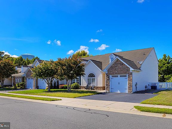 3rd image of 37484 Oliver Dr