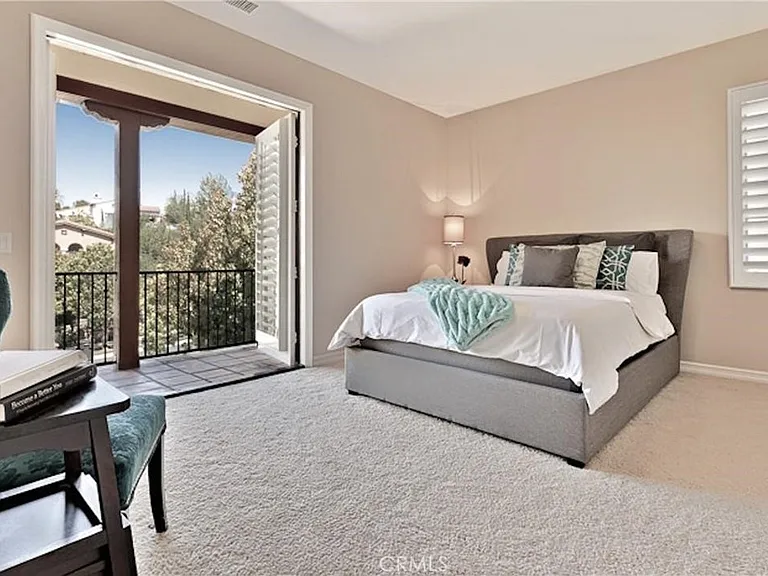 4 Highpoint — Photo 28