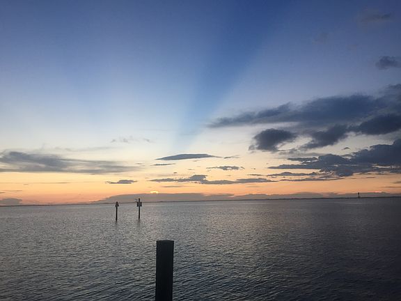 3rd image of 3103 Bayshore Blvd NE