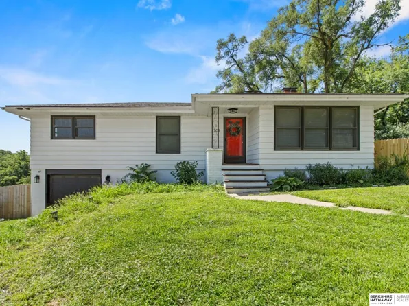 1709 Chaput Dr, Bellevue, NE 68005