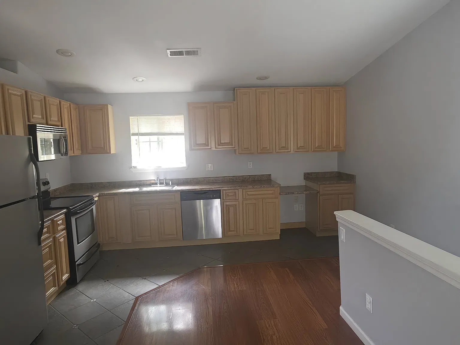 2 bed, 1.5 bath, $1,750 — Photo 4