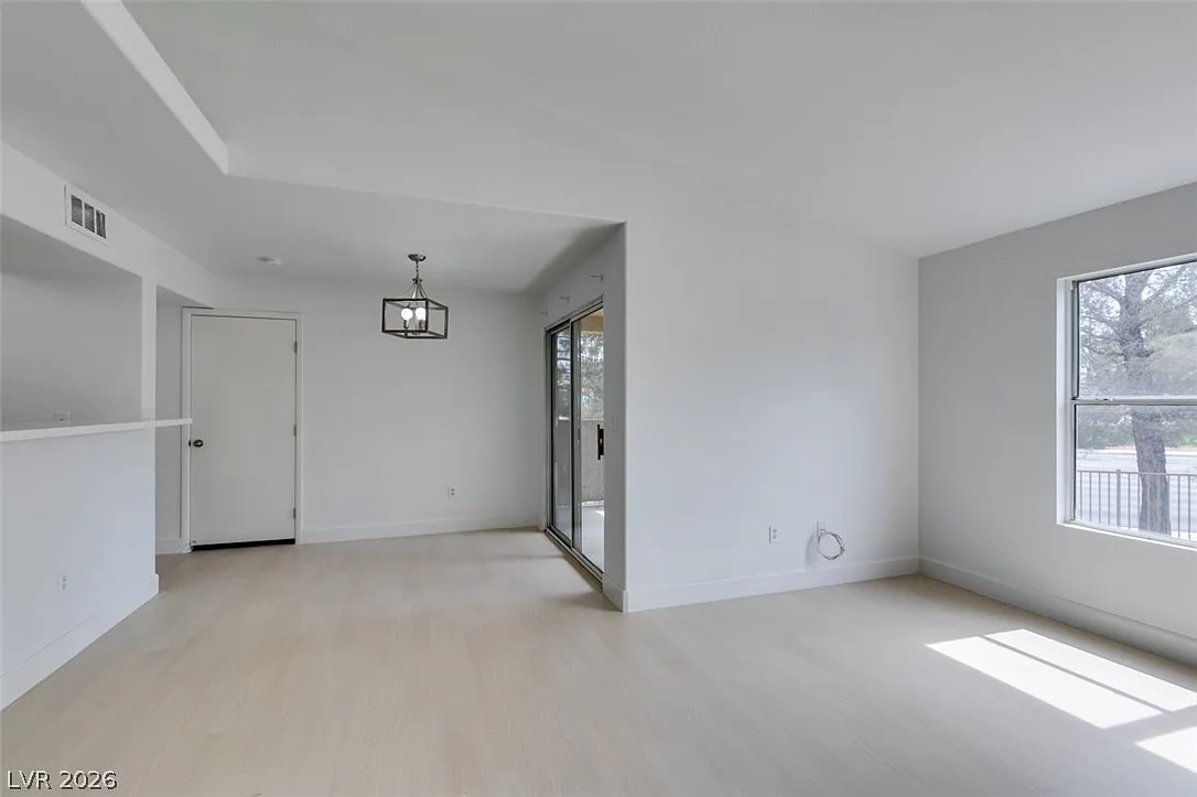 2 bed, 2.0 bath, 960 sqft, $1,700 — Photo 4